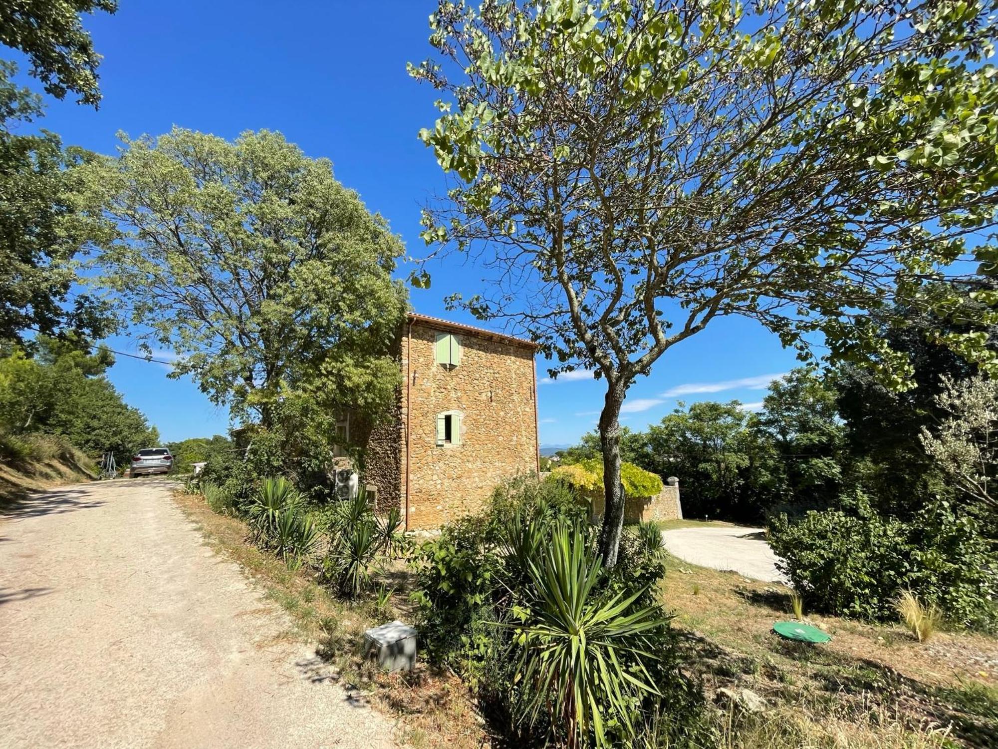 Les Yourtes De Provence Saint-Paulet-de-Caisson Exteriér fotografie